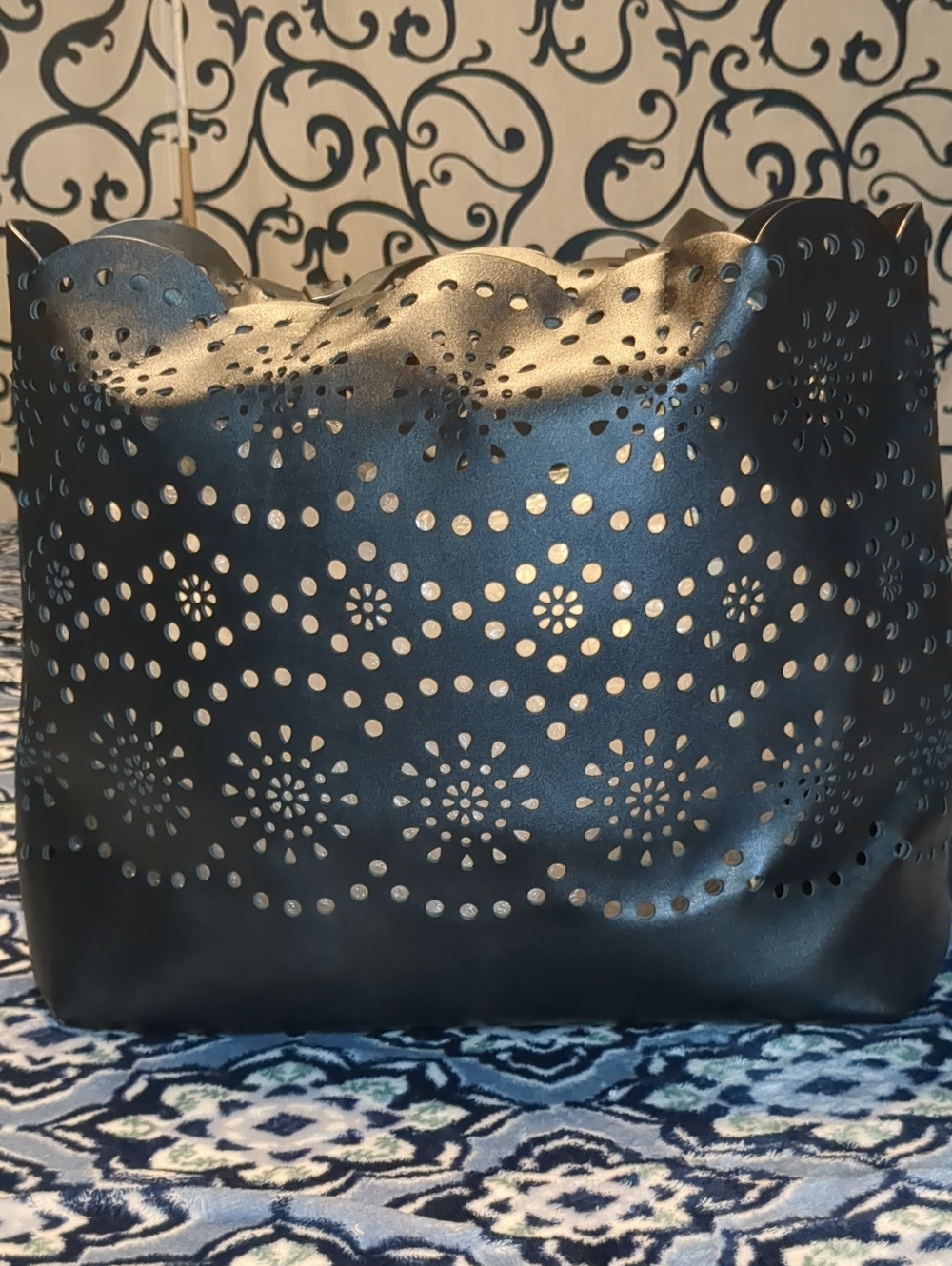 Black Chelsea28 Laser-Cut Tote Bag - Women's Fashion Handbag
